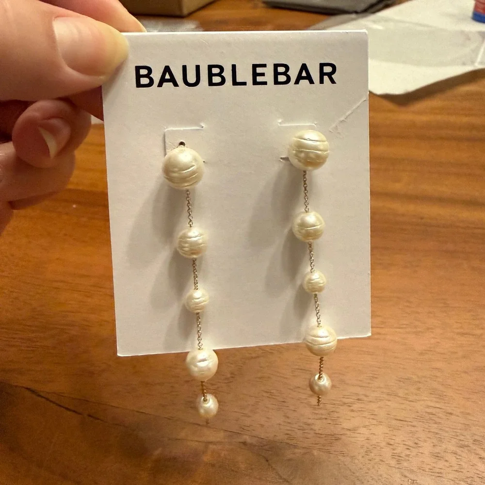BaubleBar‎ Graduated Faux Pearl Linear Drop Earrings Gold Tone Textured 88329